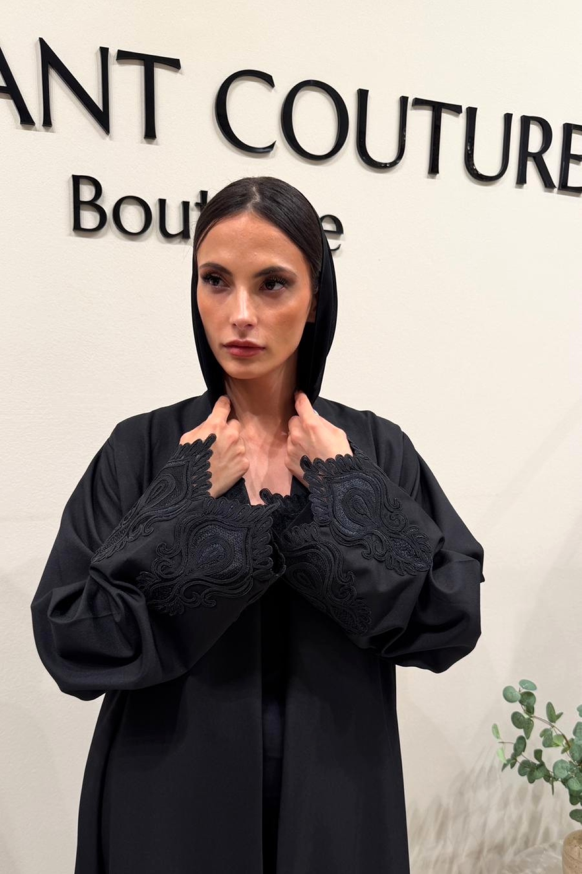 BLACK WITH WIDEHAND TATRIZ