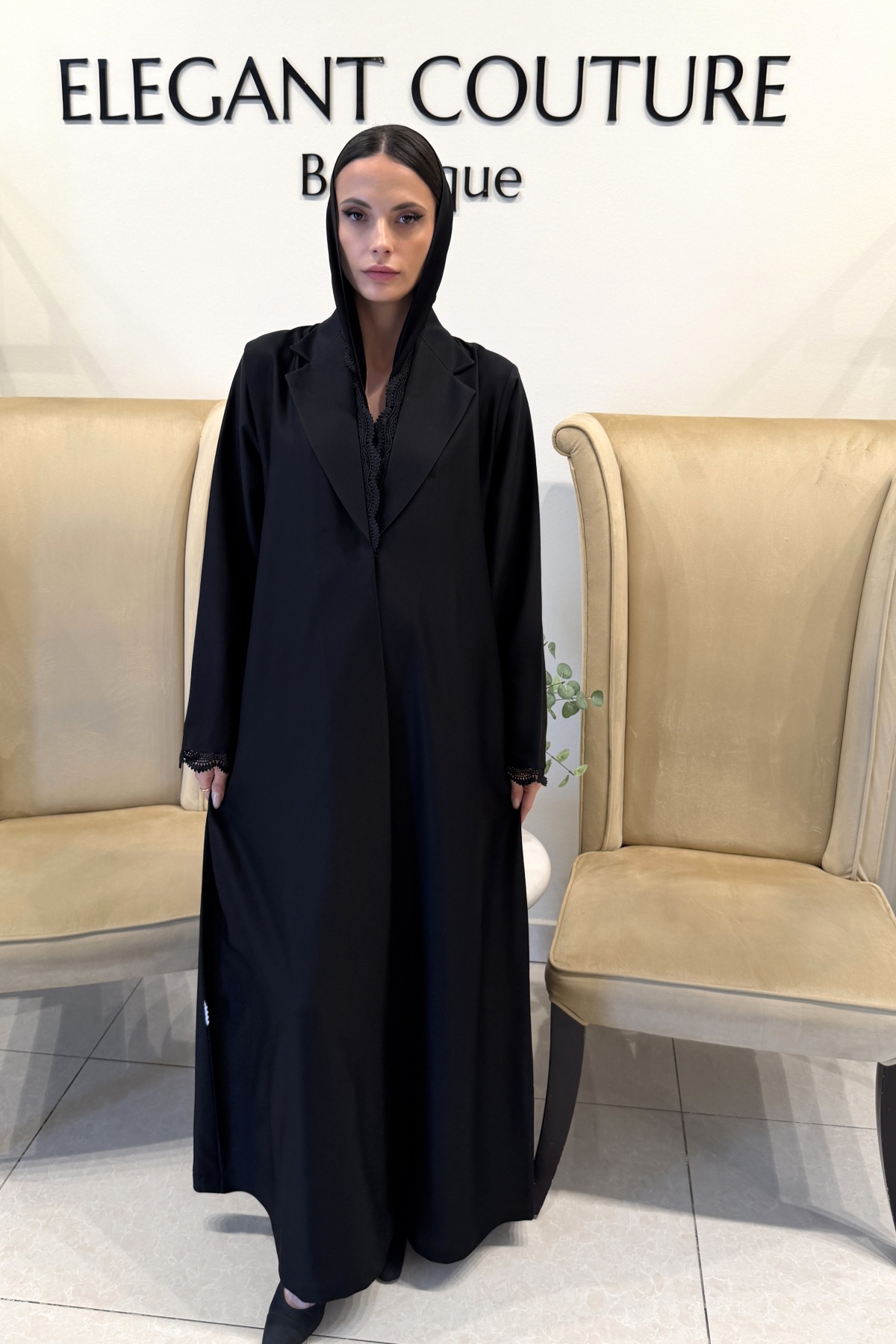 BLACK WITH COLLAR & DANTEL