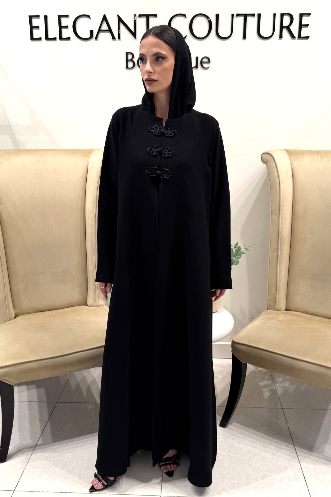 BLACK WITH FLOWER TATRIZ LOOP ABAYA