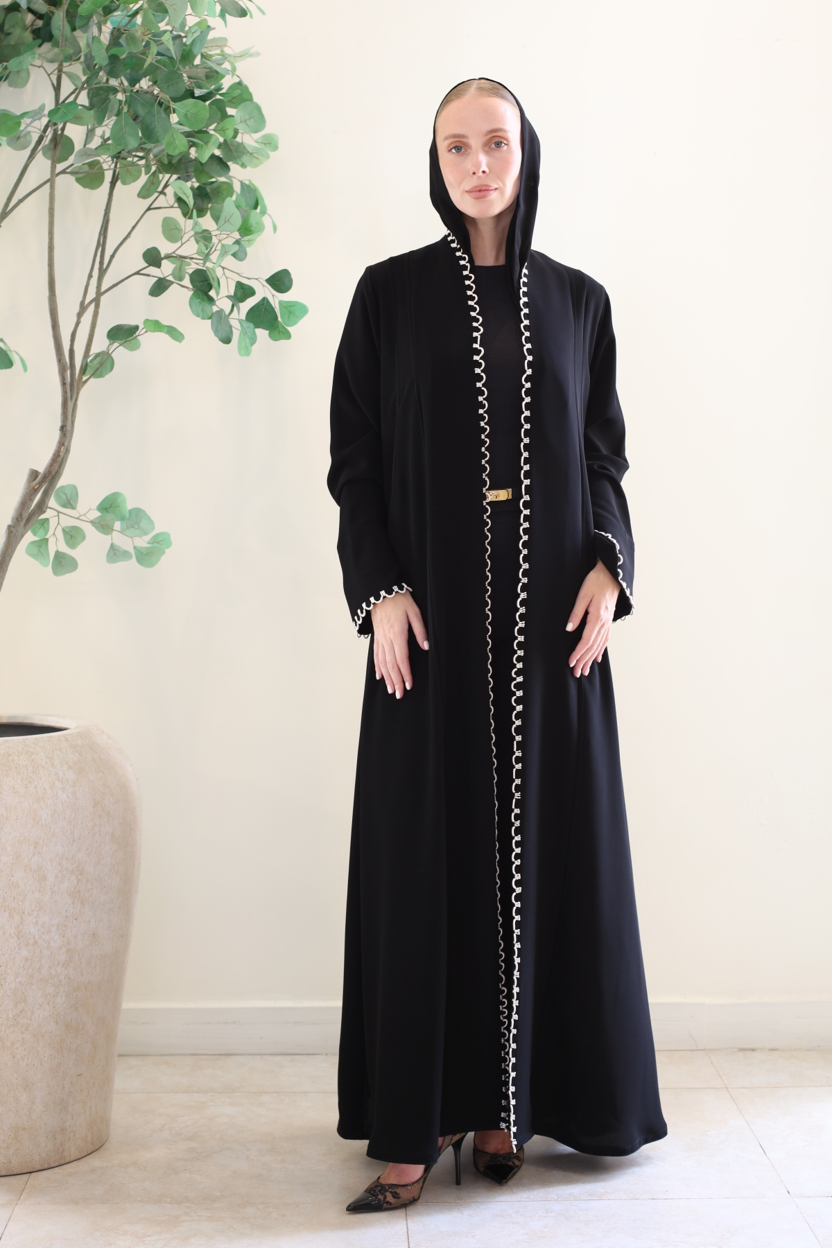 BLACK WITH WHITE DETAILED THREAD STICHED ABAYA
